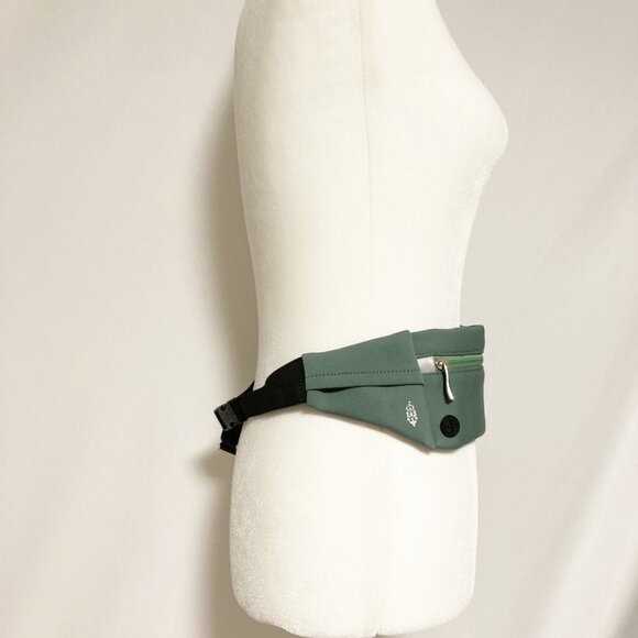 Free People Movement Runner Sling NWOT - Picture 2 of 10